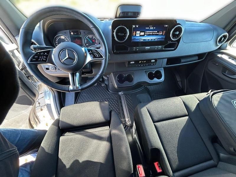 Gebraucht Mercedes 320 150 kW (204 PS) 2024 Hightechsilber metallic Van / Kleinbus