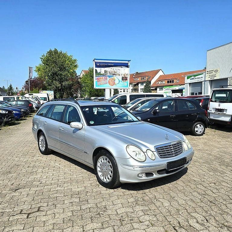 Silber Gebraucht 2004 Mercedes E200 Limousine | 3.450 € (Guter Preis) - Bild 1/4