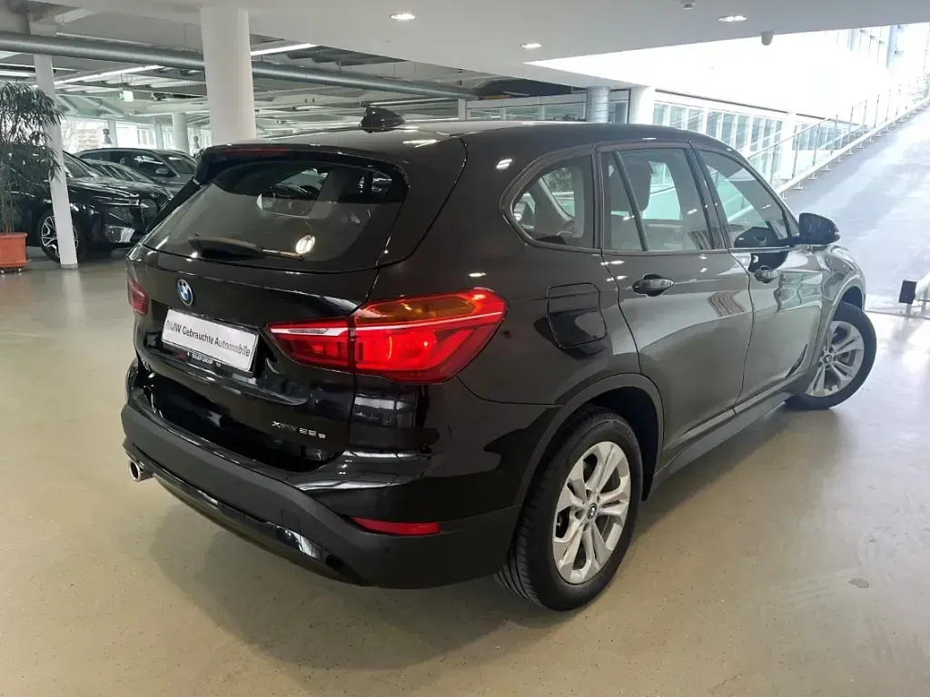 Używany BMW X1 125 KM (91 kW) 2022 Czarny SUV