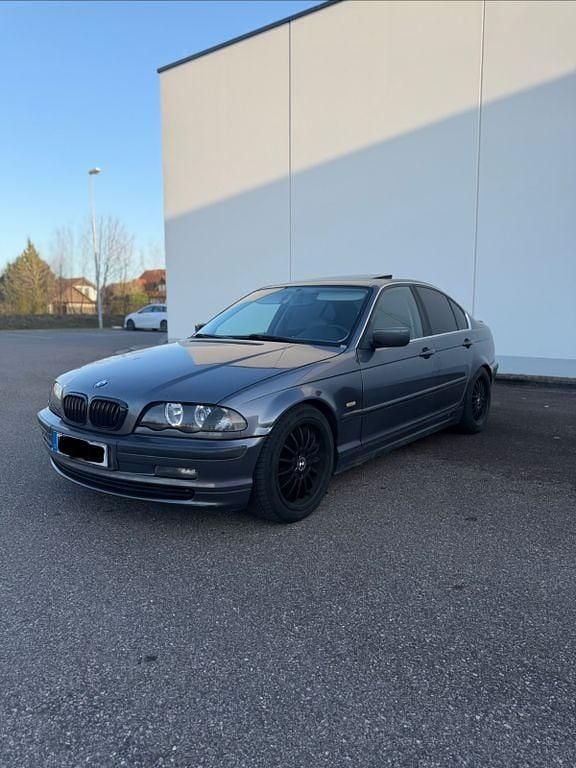 Gebraucht BMW 325 192 PS (141 kW) 2001 Limousine