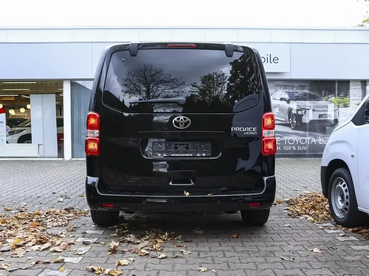 Usata Toyota Proace Verso 177 CV (130 kW) 2025 Nero Station wagon