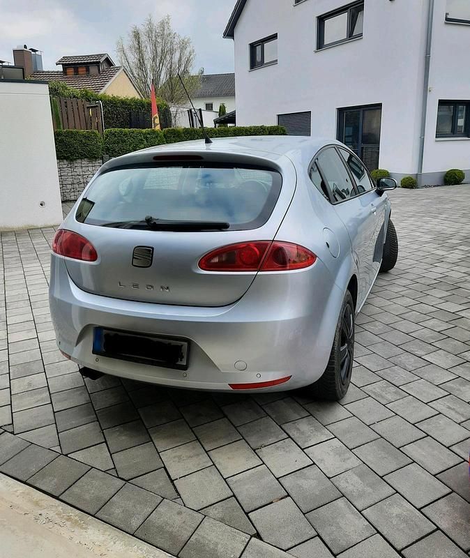 Usata Seat Leon 150 CV (110 kW) 2006 Argento Utilitaria