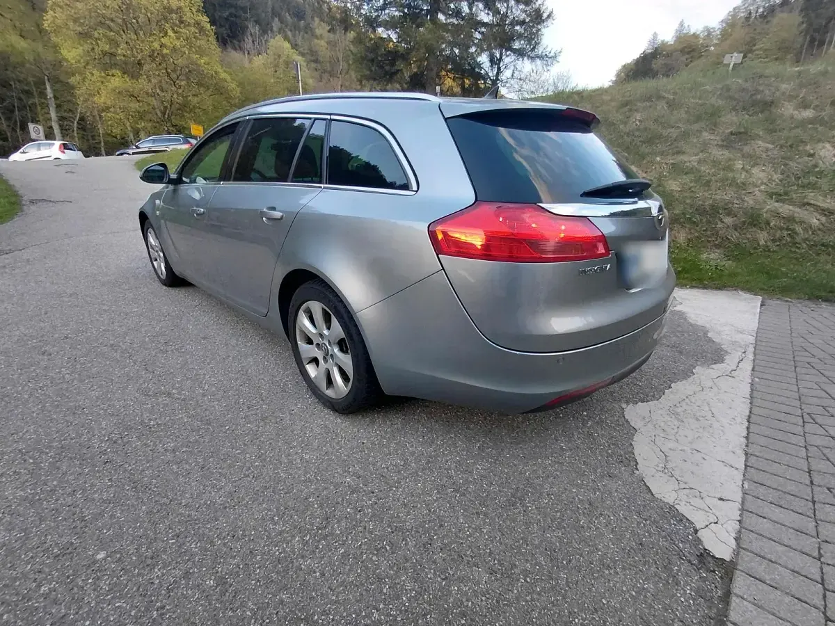 Gebraucht Opel Insignia 140 PS (102 kW) 2011 Kombi
