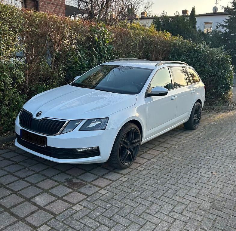 Gebraucht Skoda Octavia Ambition 110 PS (80 kW) 2017 Weiß Kombi