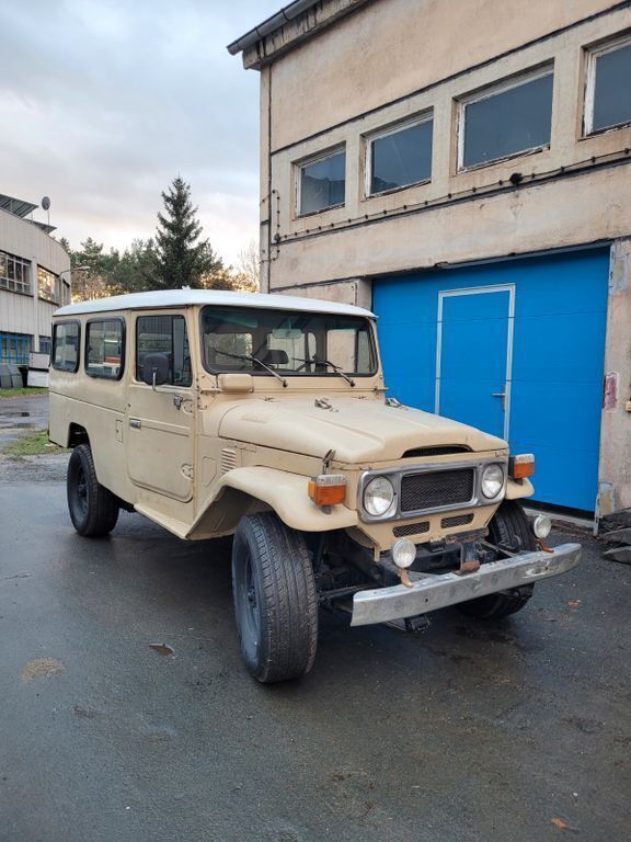 Beige Gebraucht 1983 Toyota Land Cruiser SUV | 20.999 € - Bild 1/4