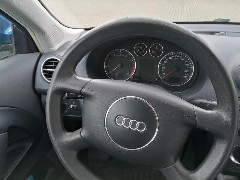 Blau Gebraucht 2004 Audi A3 Kleinwagen | 1.100 € (Guter Preis) - Bild 1/4