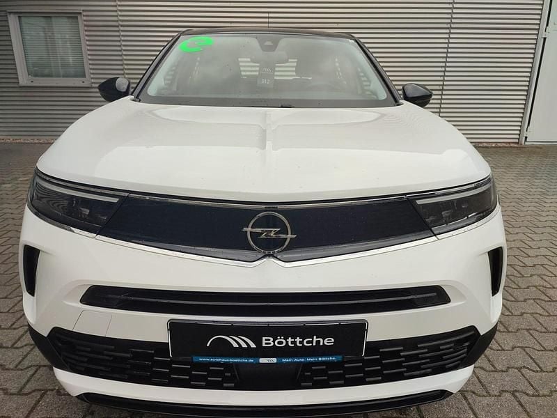 Gebraucht Opel Mokka-e Edition 100 kW (136 PS) 2021 Jade weiss/arktis weiss SUV