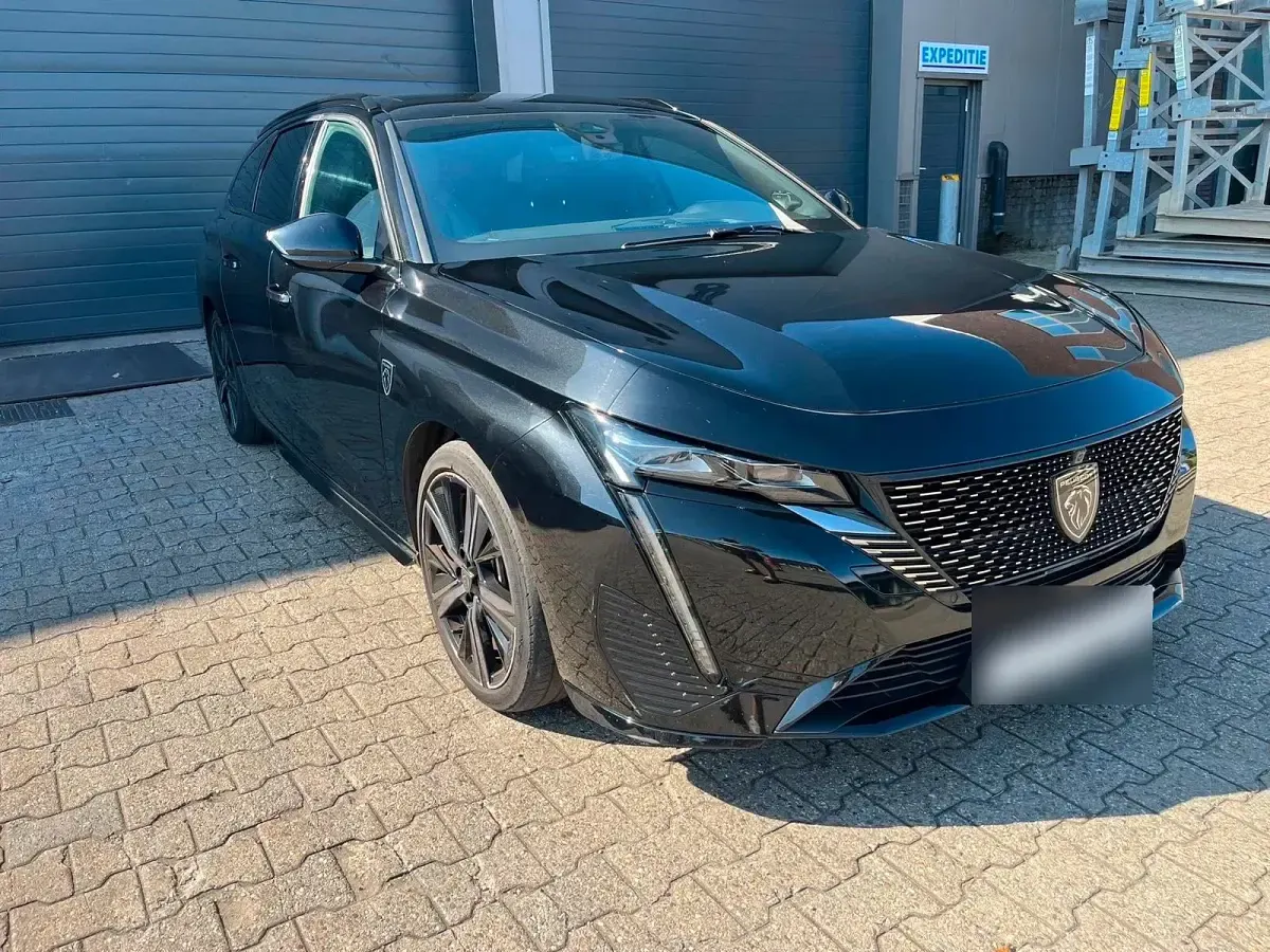 Gebraucht Peugeot 308 132 PS (97 kW) 2023 Schwarz Kombi