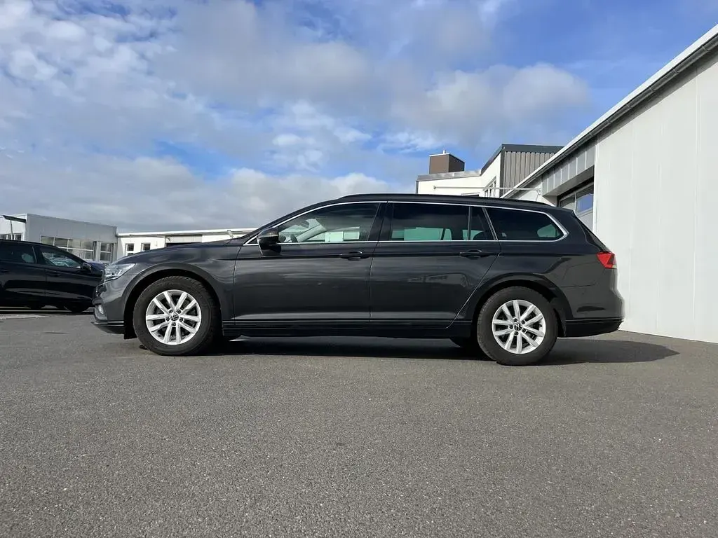 Gebraucht VW Passat Business 150 PS (110 kW) 2021 Grau Kombi
