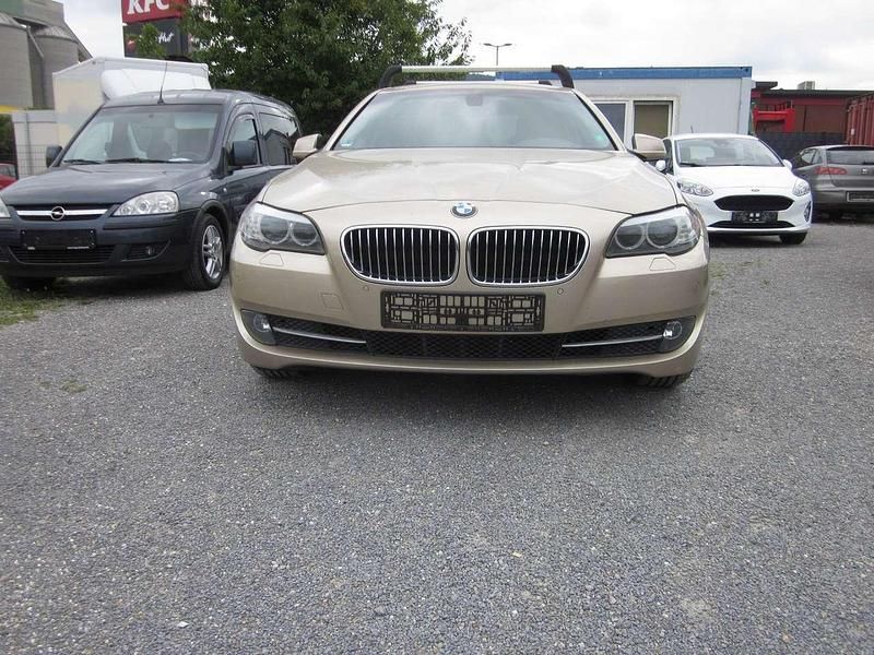 Gold Gebraucht 2012 BMW 520 Efficient Dynamics Limousine | 8.600 € (Guter Preis) - Bild 1/4