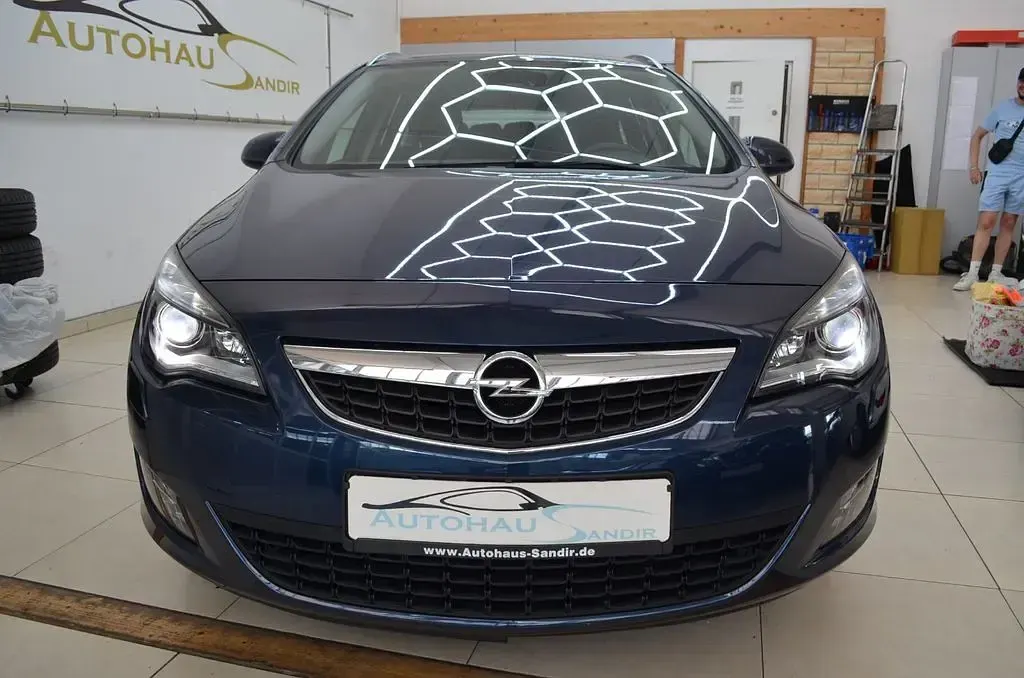 Gebraucht Opel Astra Innovation 140 PS (102 kW) 2011 Blau Limousine