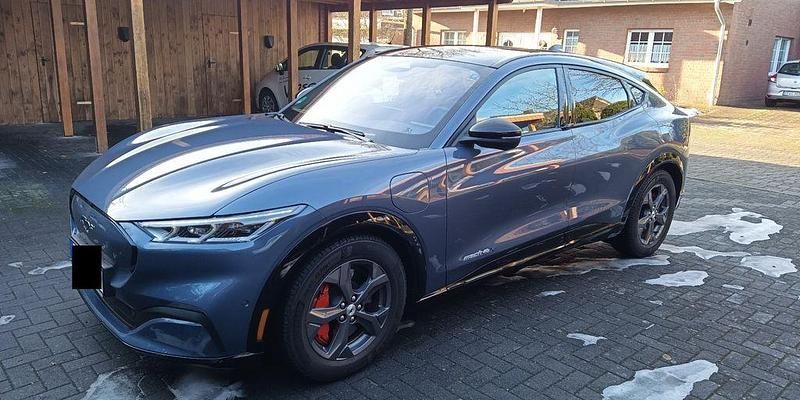 Gebraucht Ford Mustang Mach-E Premium 258 kW (351 PS) 2021 Blau SUV