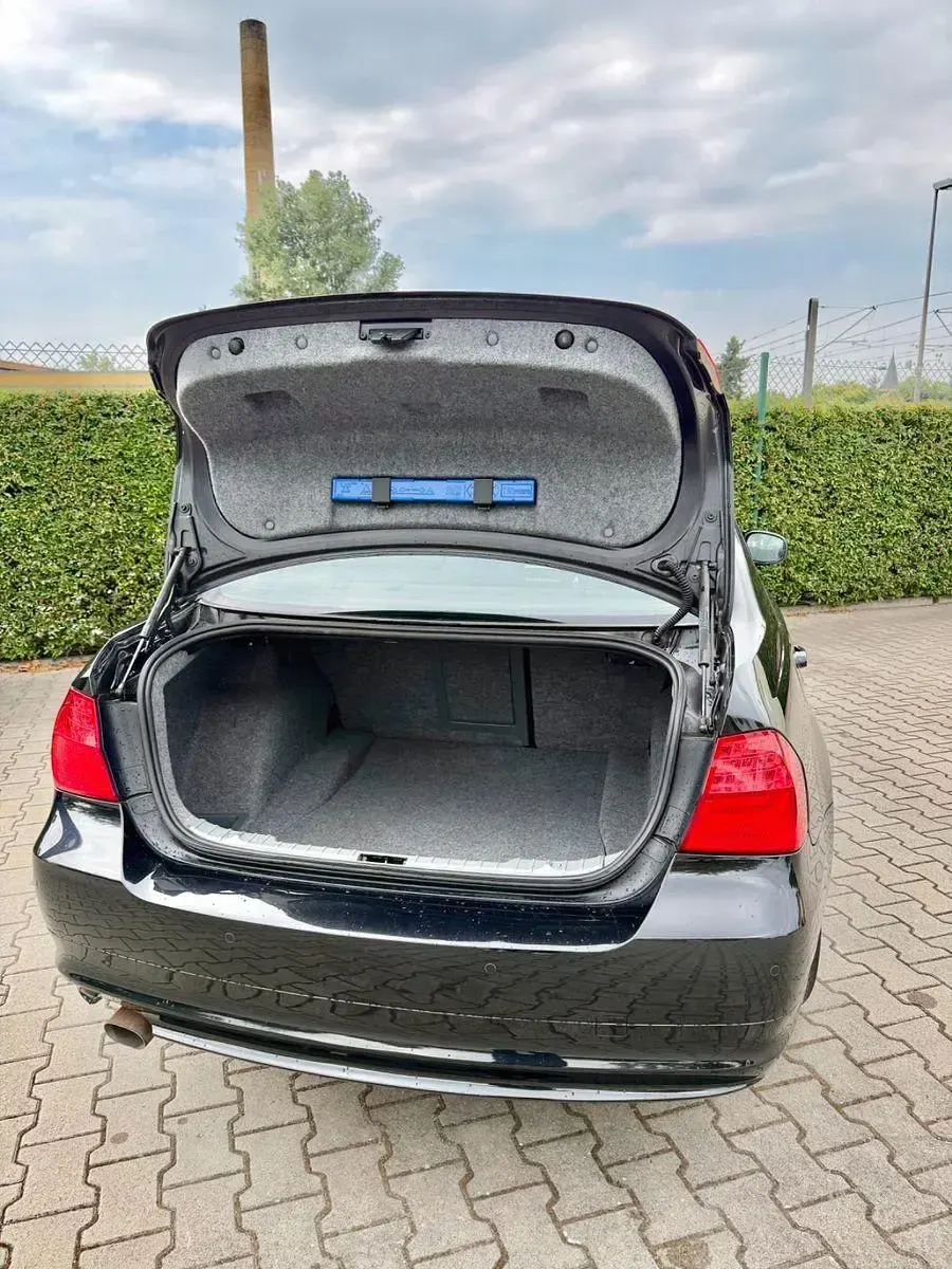 Gebraucht BMW 318 143 PS (105 kW) 2009 Schwarz Limousine
