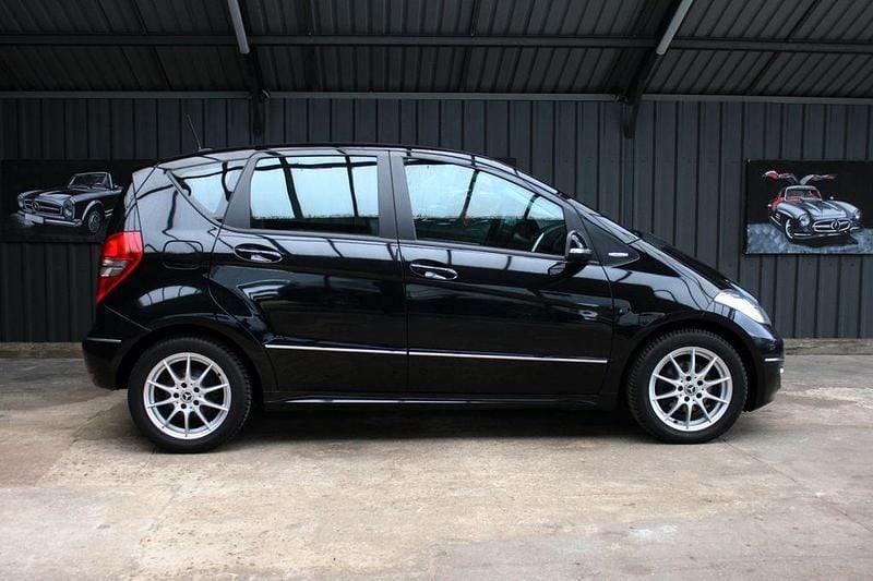 Gebraucht Mercedes A160 Avantgarde 95 PS (69 kW) 2011 Schwarz Kleinwagen