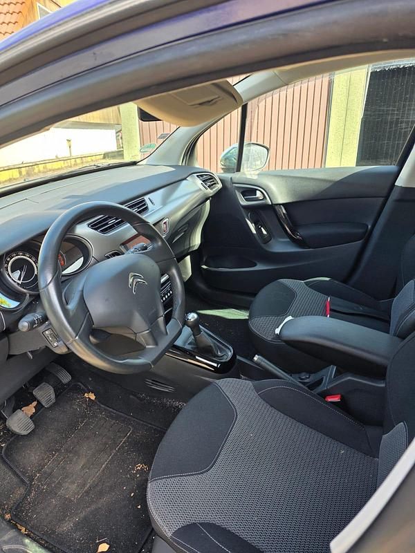 Gebraucht Citroën C3 SELECTION 90 PS (66 kW) 2014 Blau Kleinwagen
