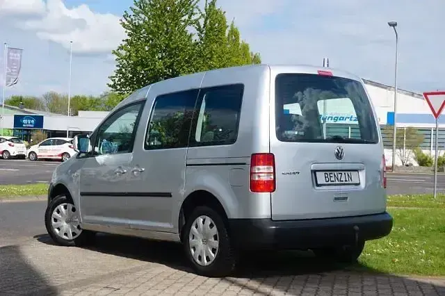 Gebraucht VW Caddy Trendline 86 PS (63 kW) 2011 Reflexsilber metallic Van / Kleinbus