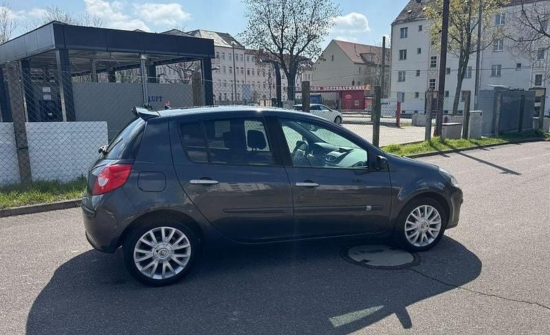 Gebraucht Renault Clio III Dynamique 111 PS (81 kW) 2005 Grau Limousine