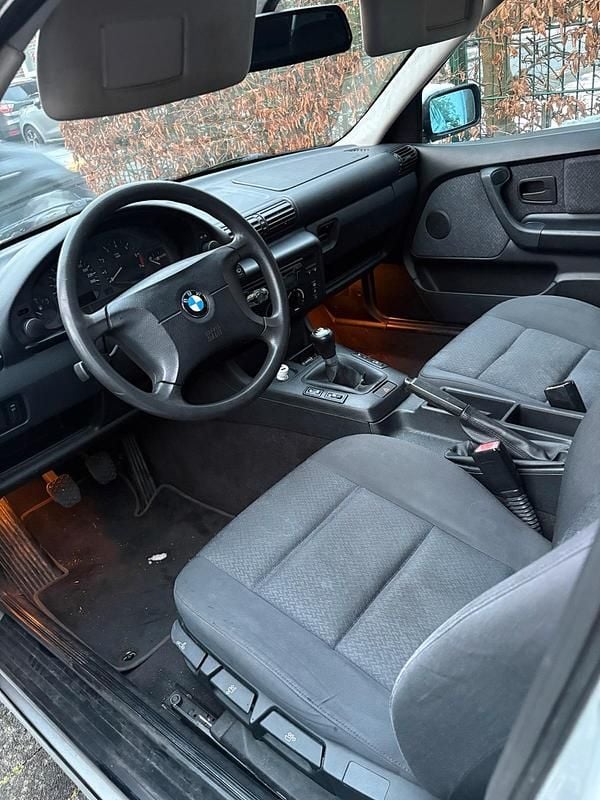 Gebraucht BMW 316 116 PS (85 kW) 2000 Silber Coupé