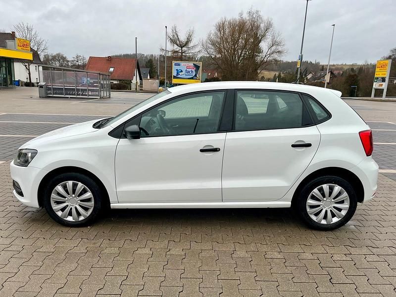 Gebraucht VW Polo Trendline 60 PS (44 kW) 2015 Weiß Kleinwagen