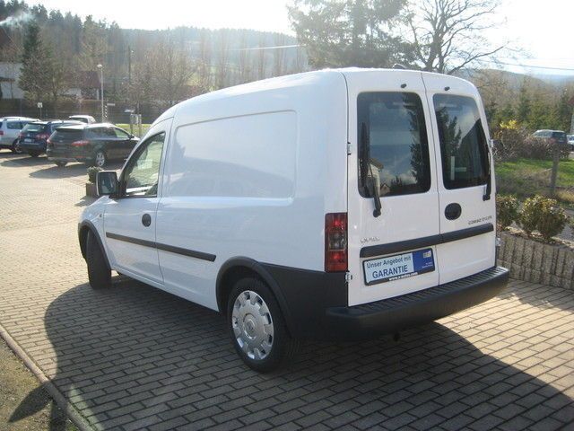 Usata Opel Combo 101 CV (74 kW) 2008 Bianco Monovolume