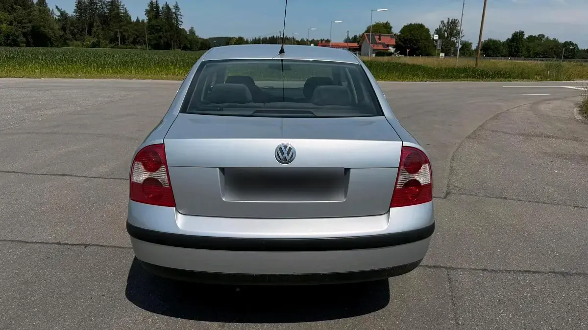 Gebraucht VW Passat 102 PS (75 kW) 2001 Silber Limousine