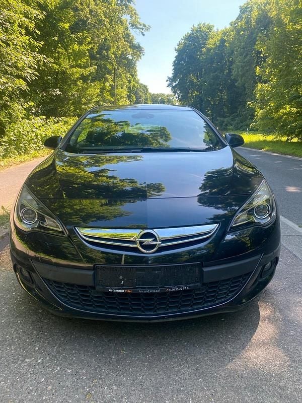 Gebraucht Opel Astra GTC 140 PS (102 kW) 2012 Schwarz Coupé