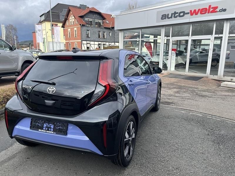 Neu Toyota Aygo X 116 PS (85 kW) 2026 Lavender purple metallic / bla SUV