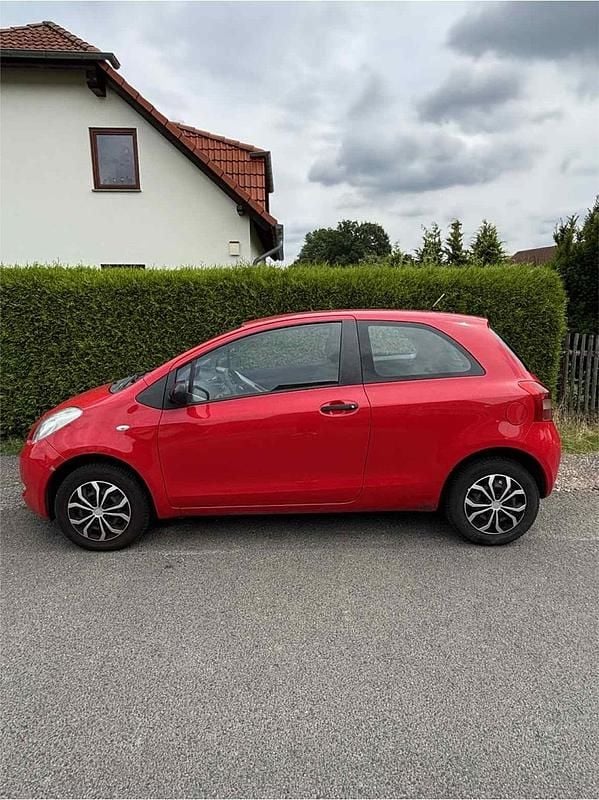 Rot Gebraucht 2008 Toyota Yaris Kleinwagen | 1.999 € (Guter Preis) - Bild 1/4