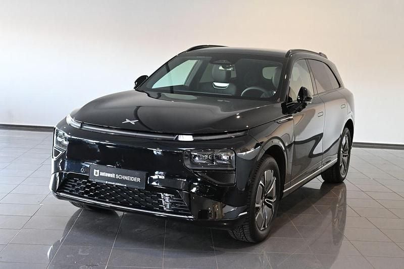 Midnight black metallic Gebraucht 2025 XPENG G9 RWD Standard Range SUV | 49.750 € (Fairer Preis) - Bild 1/4