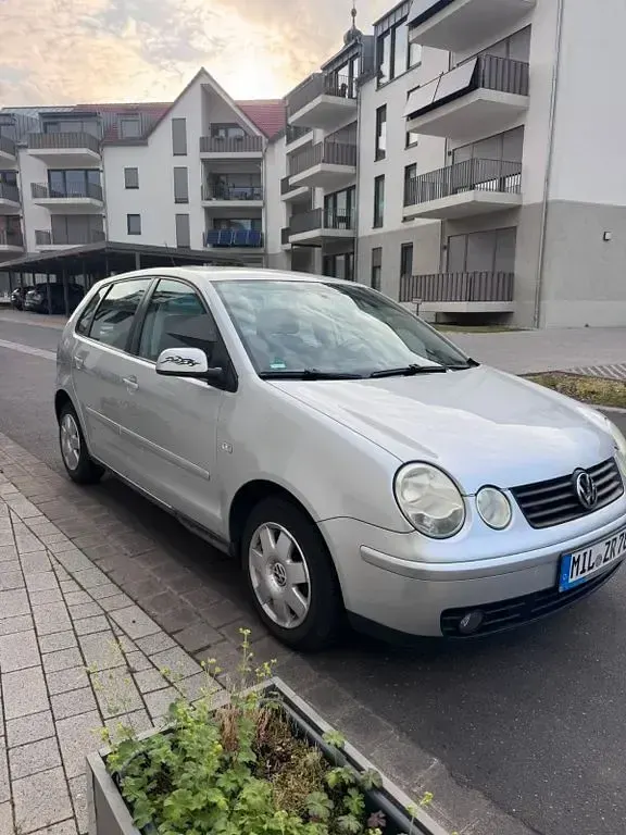 Usata VW Polo Basis 75 CV (55 kW) 2005 Grigio Utilitaria