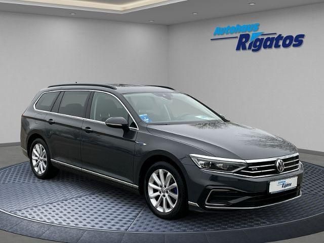 Uranograu Gebraucht 2020 VW Passat GTE Kombi | 18.980 € (Fairer Preis) - Bild 1/4