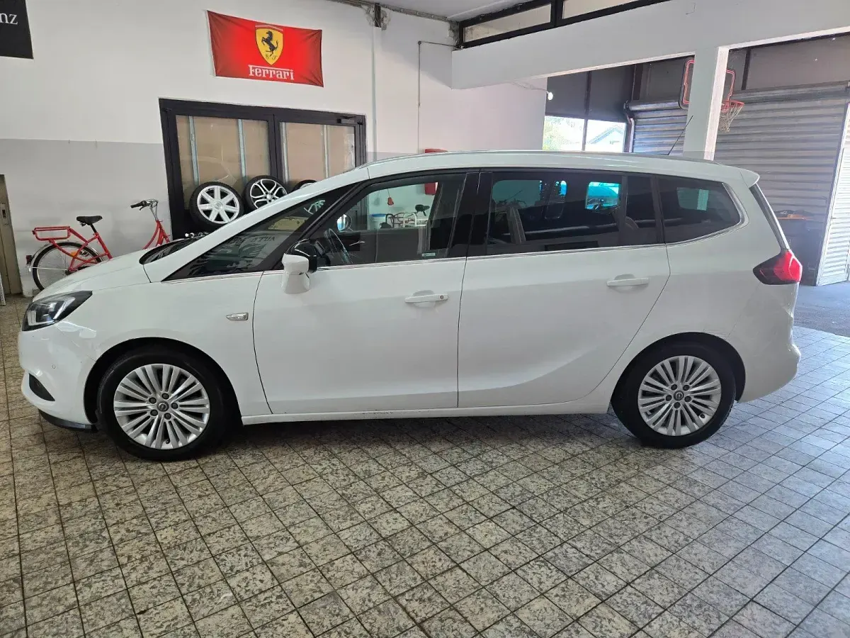 Gebraucht Opel Zafira Tourer 170 PS (125 kW) 2018 Weiß Van / Kleinbus
