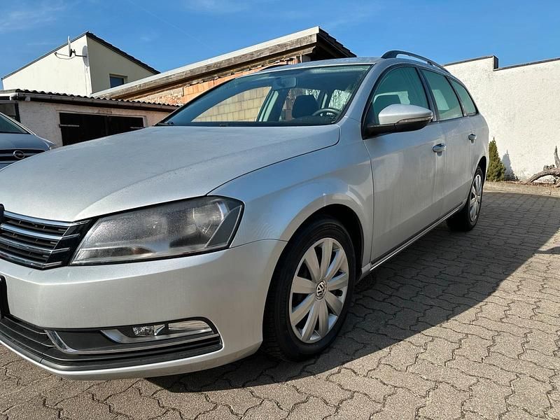 Gebraucht VW Passat 122 PS (89 kW) 2011 Silber Kombi