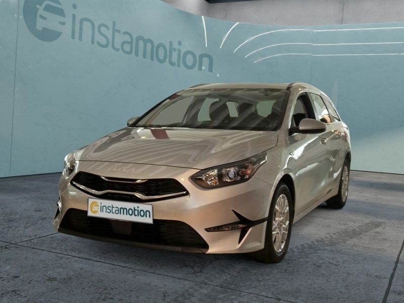 Silber Gebraucht 2024 Kia Ceed Sportswagon Comfort Kombi | 25.950 € (Superpreis) - Bild 1/3