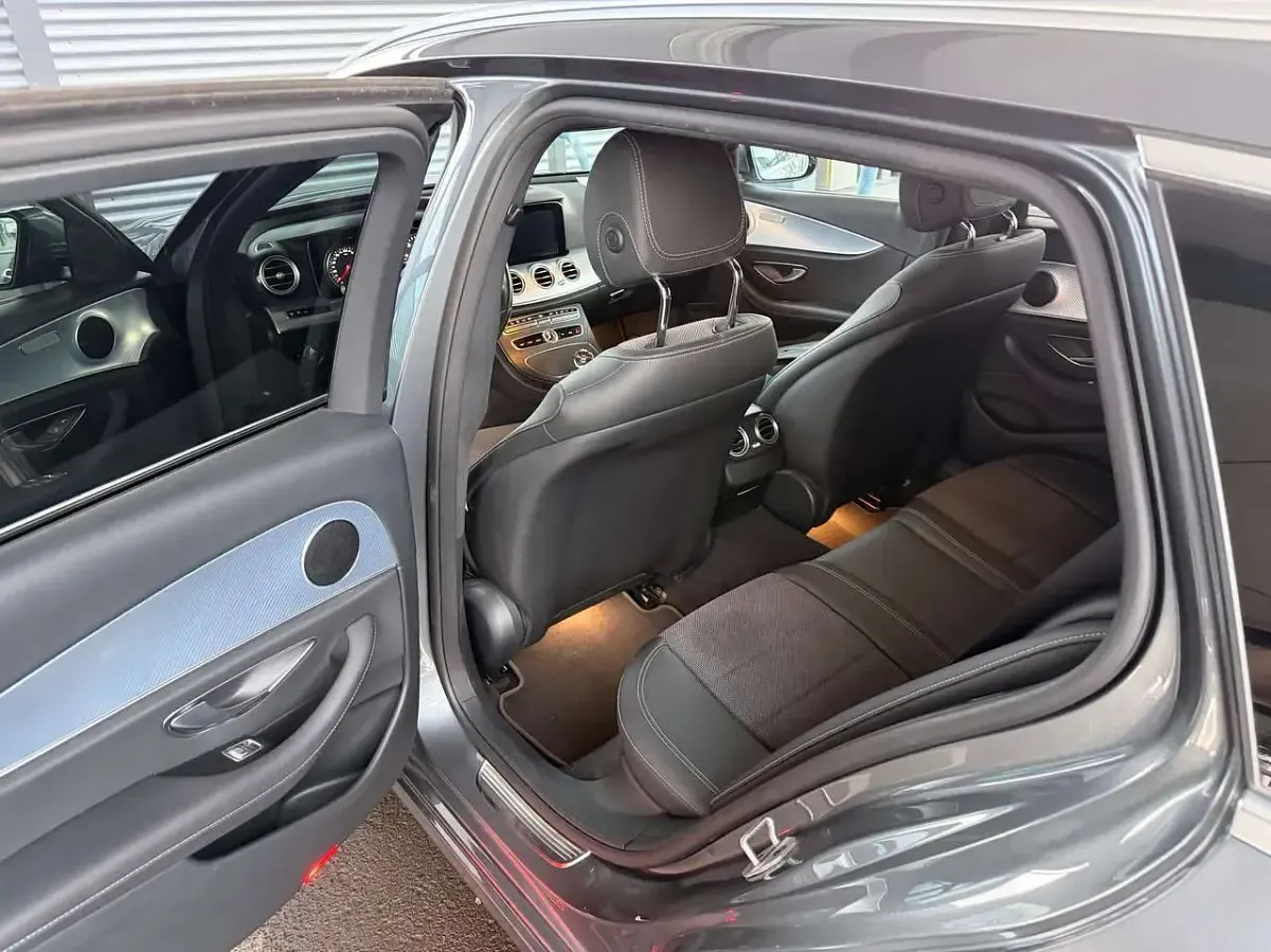 Gebraucht Mercedes E300 306 PS (225 kW) 2020 Grau Kombi