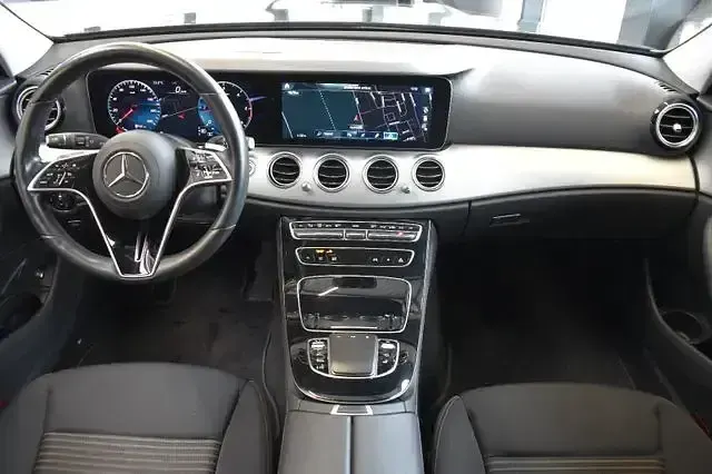 Gebraucht Mercedes E200 Avantgarde 160 PS (117 kW) 2022 Grau Limousine