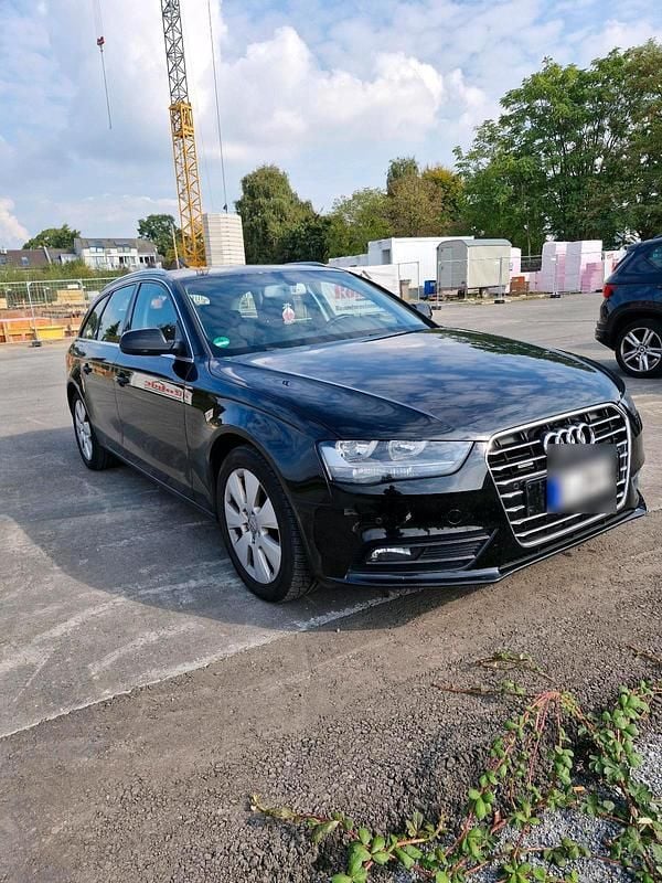 Schwarz Gebraucht 2015 Audi A4 Kombi | 9.500 € (Guter Preis) - Bild 1/4