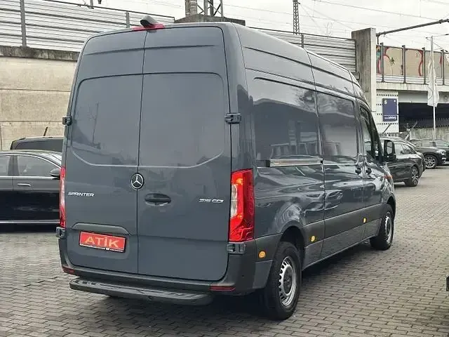 Używany Mercedes Sprinter 150 KM (110 kW) 2024 Andere Van