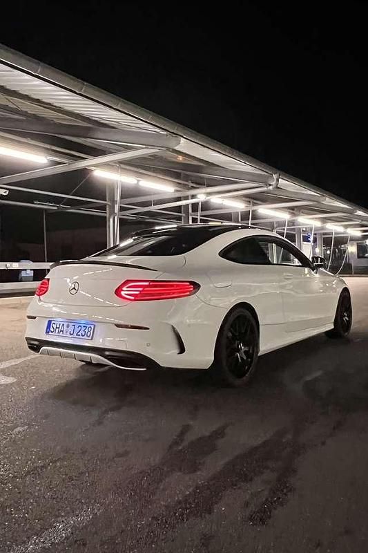 Gebraucht Mercedes C180 AMG line 156 PS (114 kW) 2016 Weiß Coupé