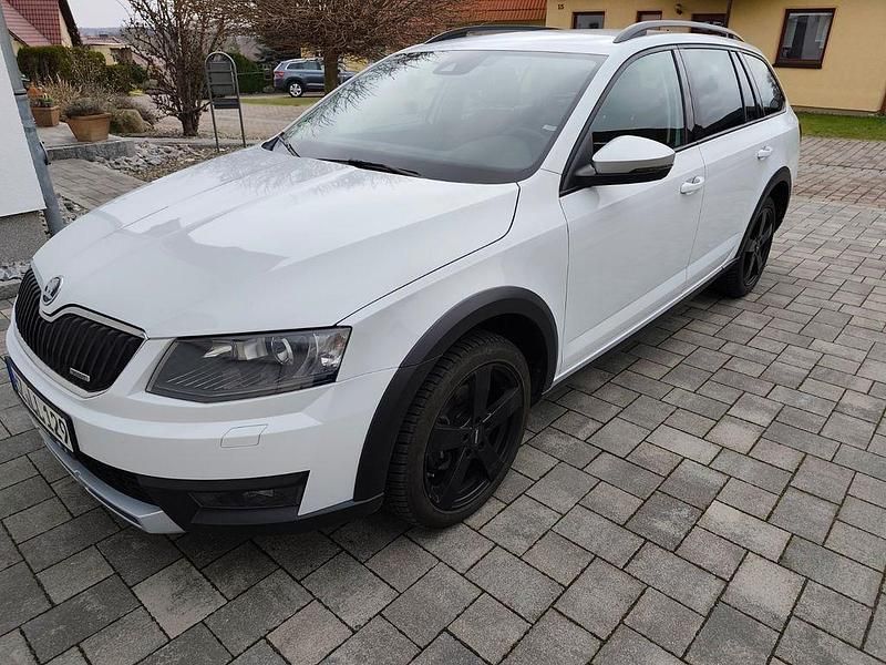Gebraucht Skoda Octavia 150 PS (110 kW) 2016 Weiß Kleinwagen