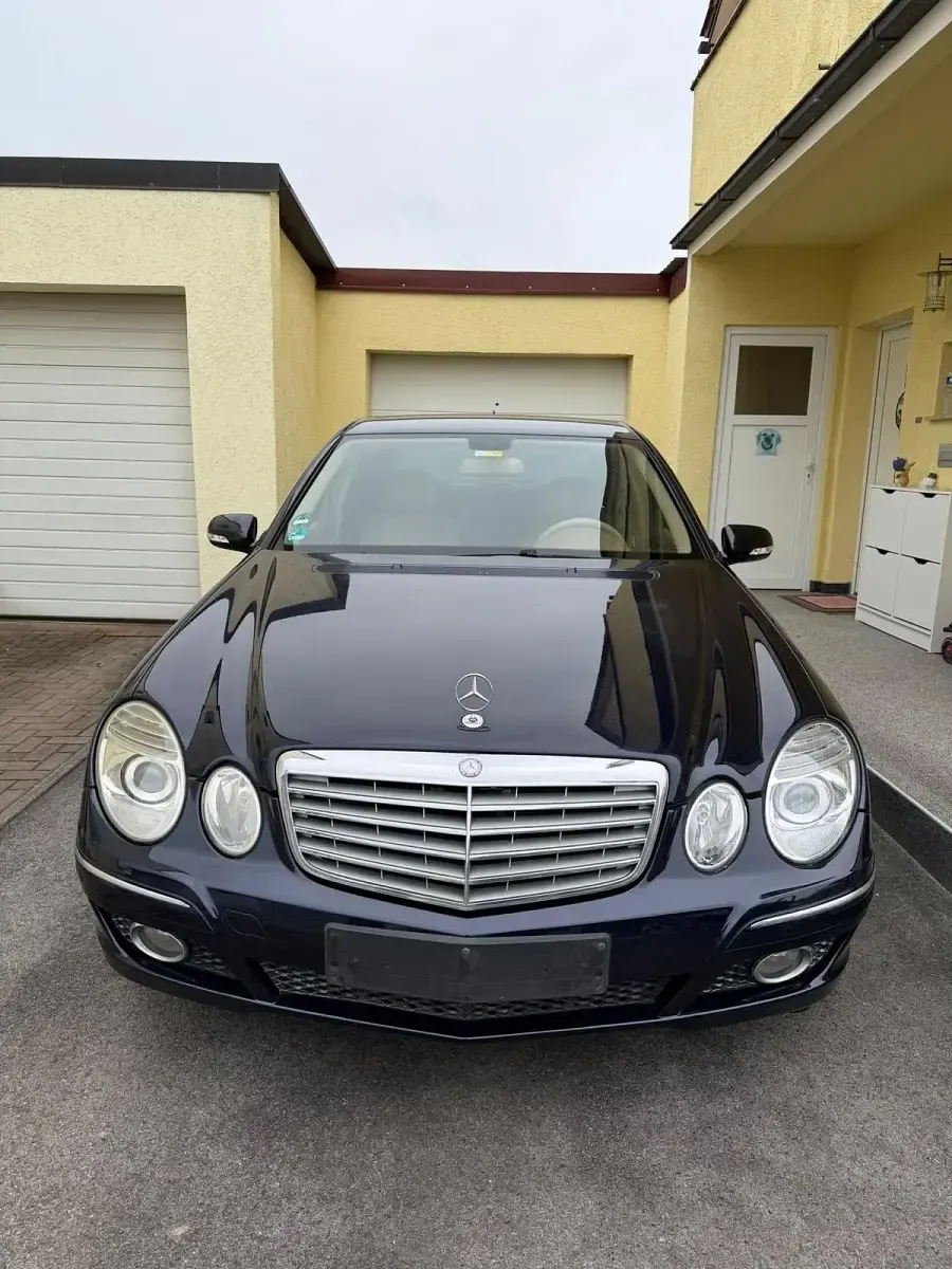 Używany Mercedes E220 170 KM (125 kW) 2006 Niebieski Sedan/Limuzyna