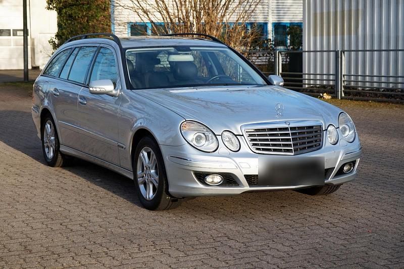 Gebraucht Mercedes E320 Elegance 224 PS (164 kW) 2008 Grau Kombi