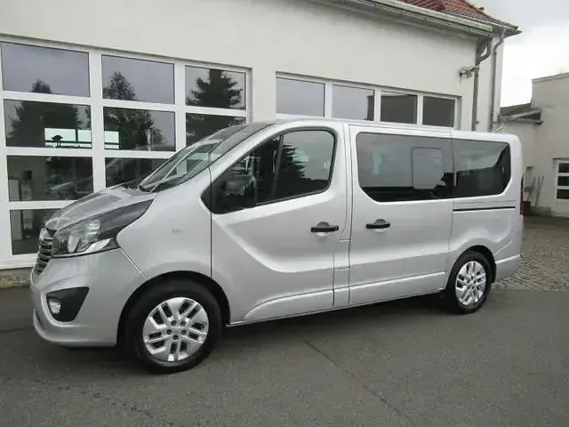 Gebraucht Opel Vivaro 146 PS (107 kW) 2018 Grau Van / Kleinbus