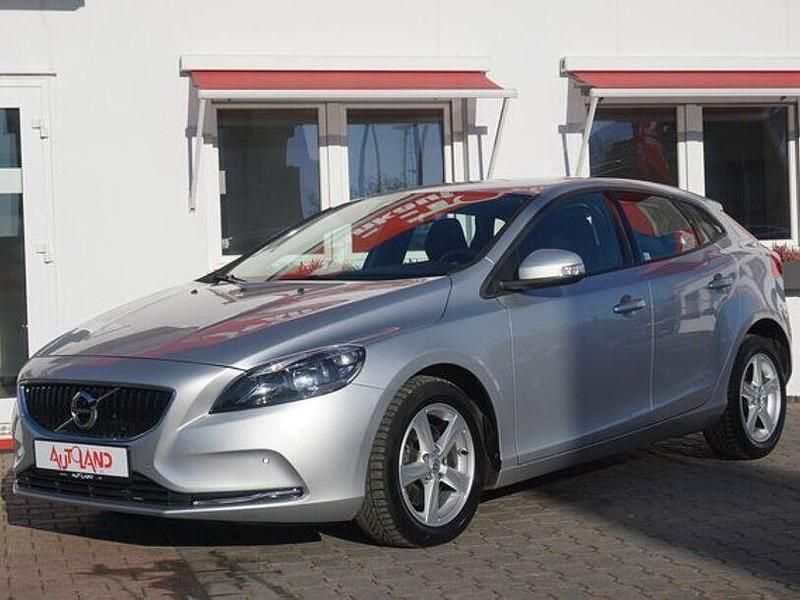 Gebraucht Volvo V40 Kinetic 122 PS (89 kW) 2018 Silber Kombi