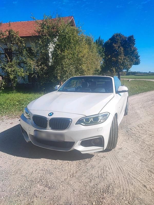Weiß Gebraucht 2015 BMW 218 M Sport Cabrio | 14.300 € (Fairer Preis) - Bild 1/4