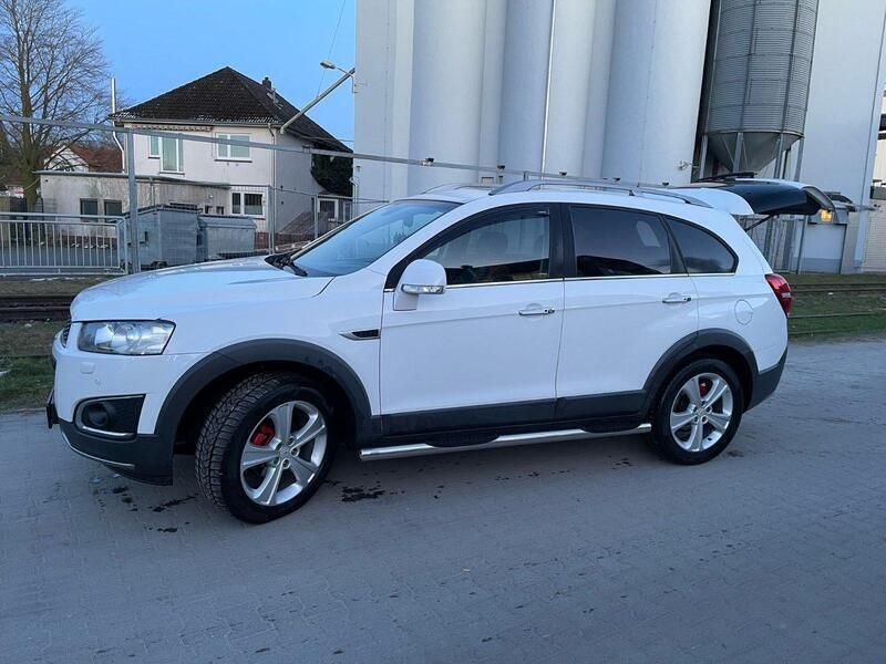 Weiß Gebraucht 2013 Chevrolet Captiva SUV | 11.000 € (Etwas zu teuer) - Bild 1/4