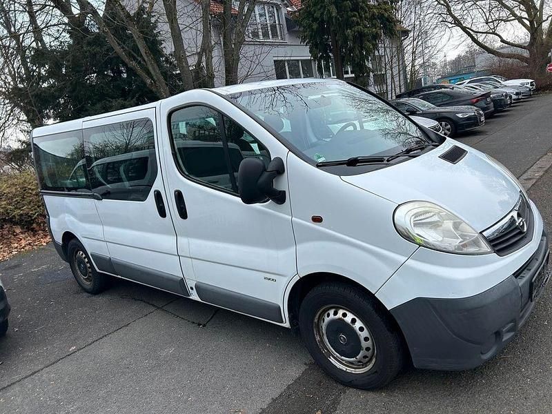 Gebraucht Opel Vivaro 90 PS (66 kW) 2013 Silber Van / Kleinbus