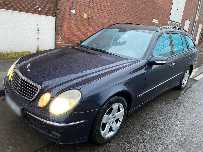 Gebraucht Mercedes E320 224 PS (164 kW) 2006 Blau Kombi