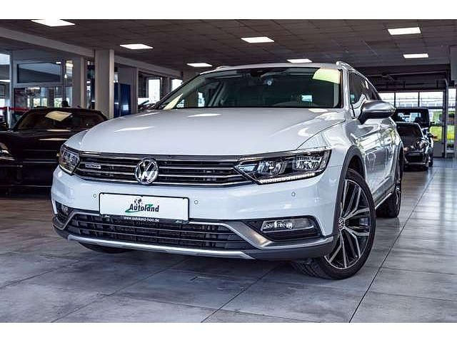 Weiß Gebraucht 2018 VW Passat Alltrack Kombi | 23.990 € (Fairer Preis) - Bild 1/4
