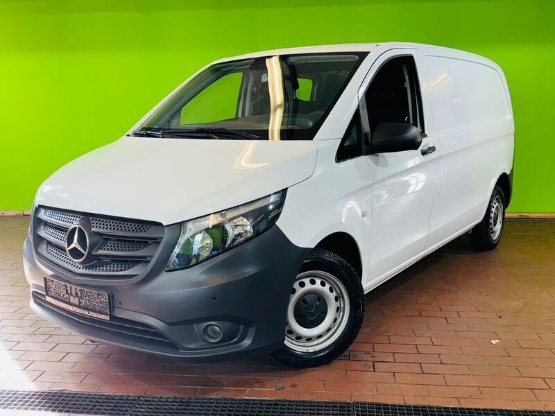 Weiß Gebraucht 2019 Mercedes Vito Van / Kleinbus | 14.190 € (Superpreis) - Bild 1/4